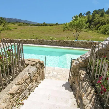 Tranquil In * Villeseque-des-Corbieres