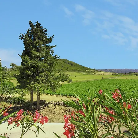 Sublime Flat With Terrace Villeseque-des-Corbieres